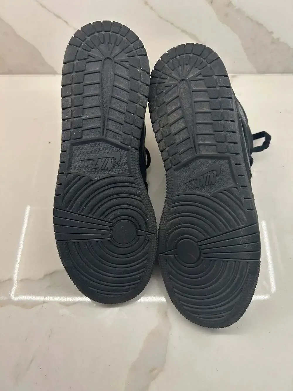 Nike (Size: 6y)